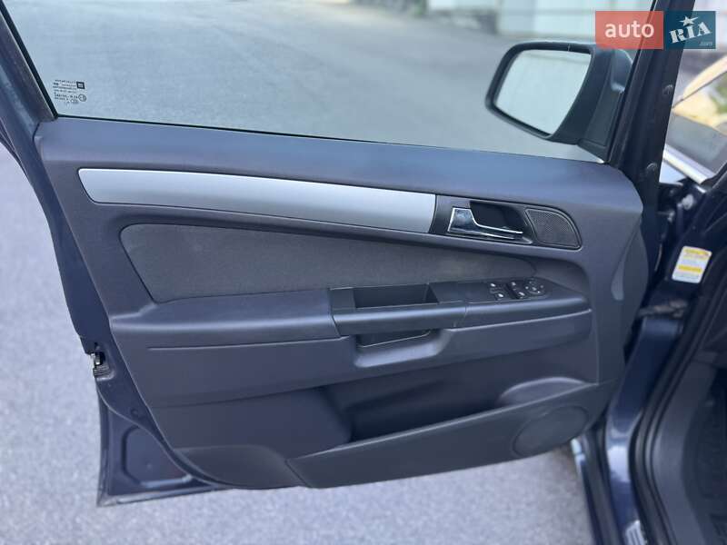 Мінівен Opel Zafira 2011 в Вінниці