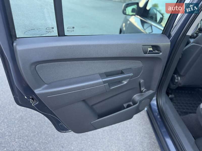 Мінівен Opel Zafira 2011 в Вінниці
