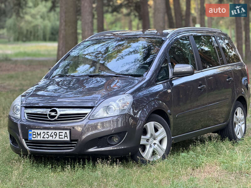 Минивэн Opel Zafira 2010 в Сумах