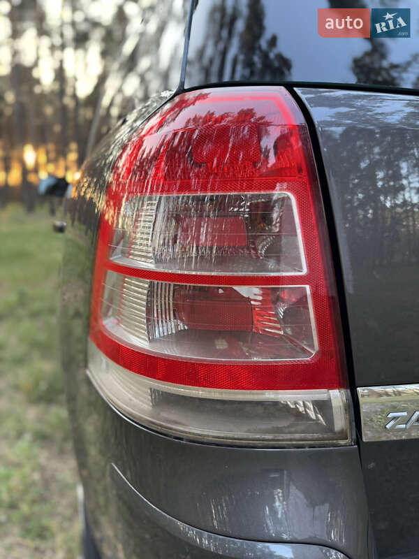 Минивэн Opel Zafira 2010 в Сумах