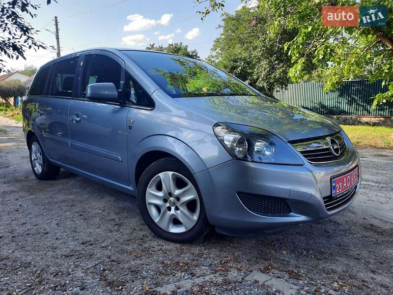 Минивэн Opel Zafira 2010 в Полтаве