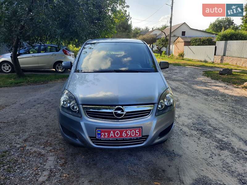 Минивэн Opel Zafira 2010 в Полтаве