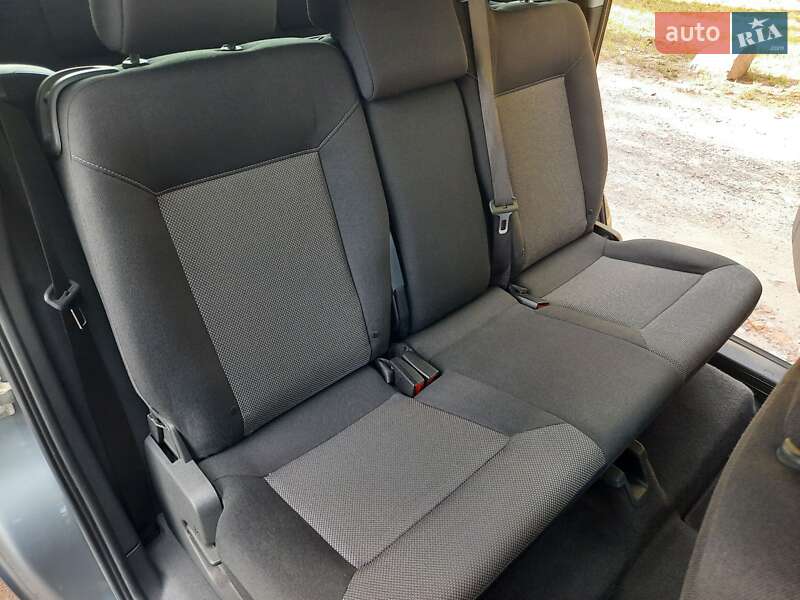 Минивэн Opel Zafira 2010 в Полтаве