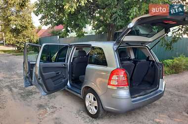 Мінівен Opel Zafira 2010 в 