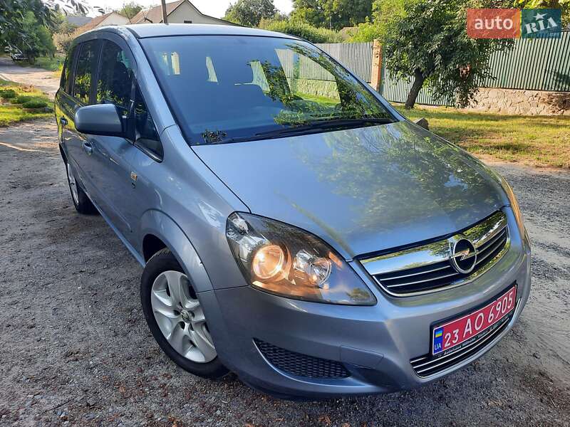 Минивэн Opel Zafira 2010 в Полтаве