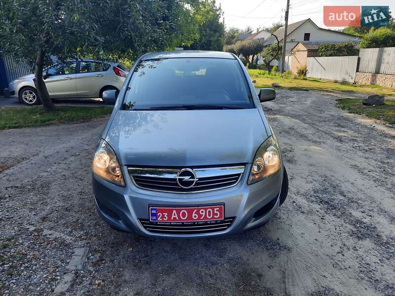 Минивэн Opel Zafira 2010 в Полтаве