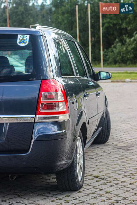 Минивэн Opel Zafira 2008 в Надворной