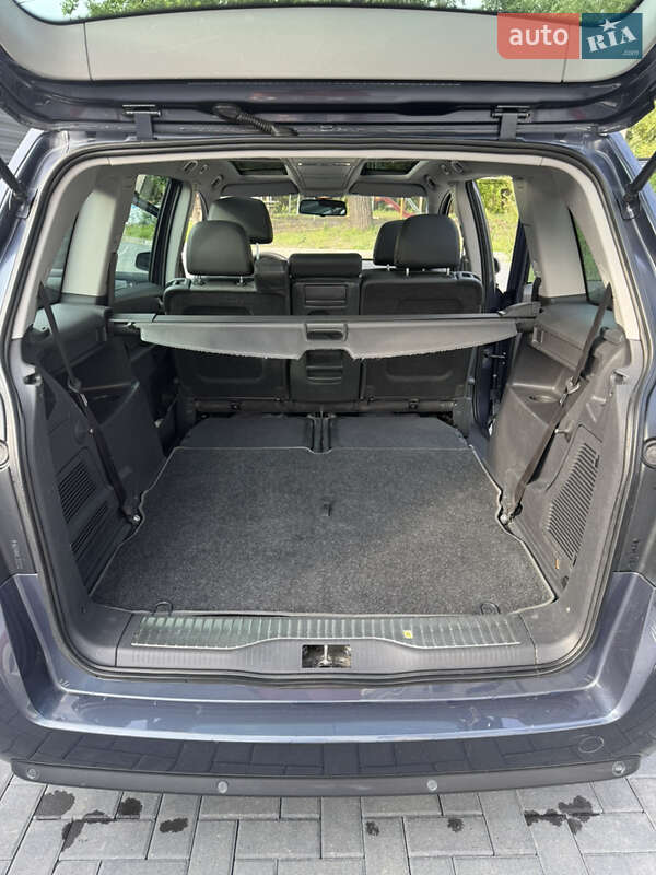 Минивэн Opel Zafira 2008 в Луцке