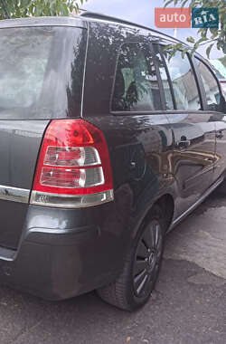 Минивэн Opel Zafira 2008 в 