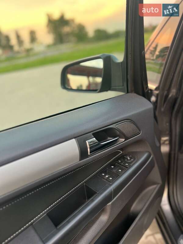 Минивэн Opel Zafira 2009 в Каменке