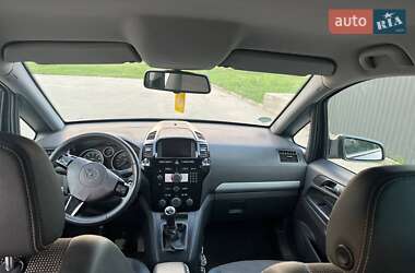 Минивэн Opel Zafira 2009 в 