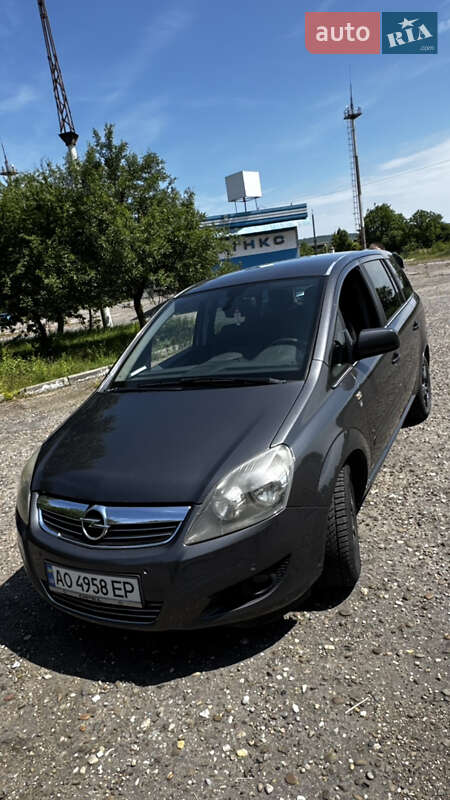 Минивэн Opel Zafira 2010 в Ужгороде