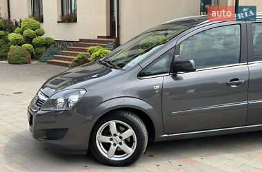 Мінівен Opel Zafira 2010 в 