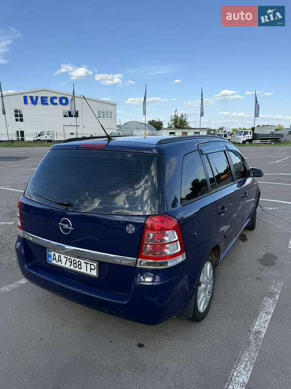 Мінівен Opel Zafira 2009 в Києві