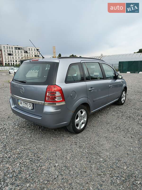 Мінівен Opel Zafira 2008 в Києві
