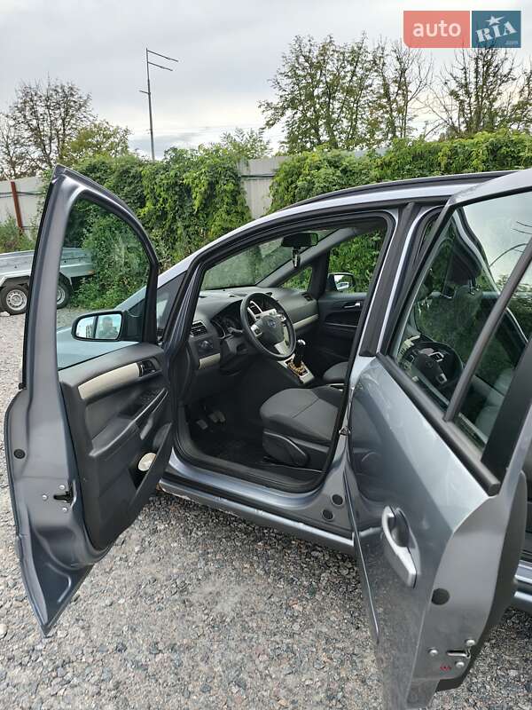 Мінівен Opel Zafira 2008 в Києві