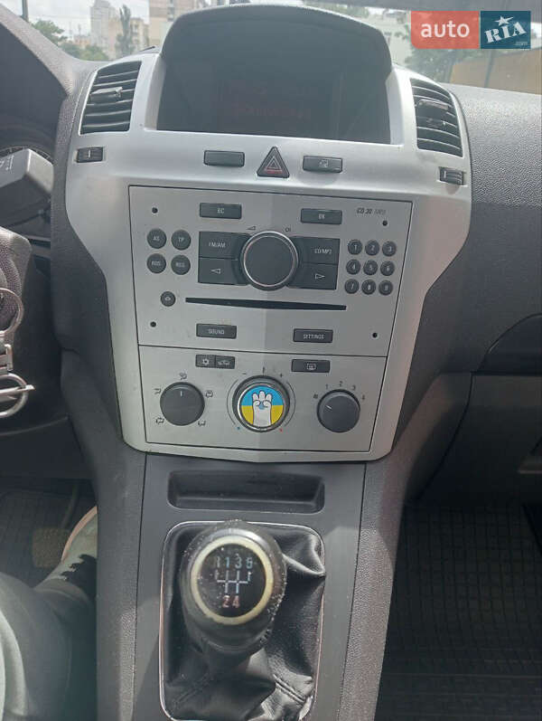Минивэн Opel Zafira 2009 в Киеве