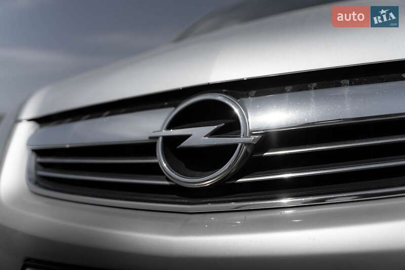 Opel Zafira 2011