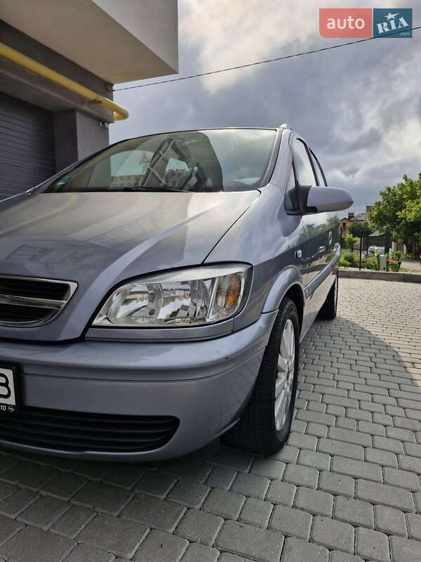 Минивэн Opel Zafira 2005 в Виннице