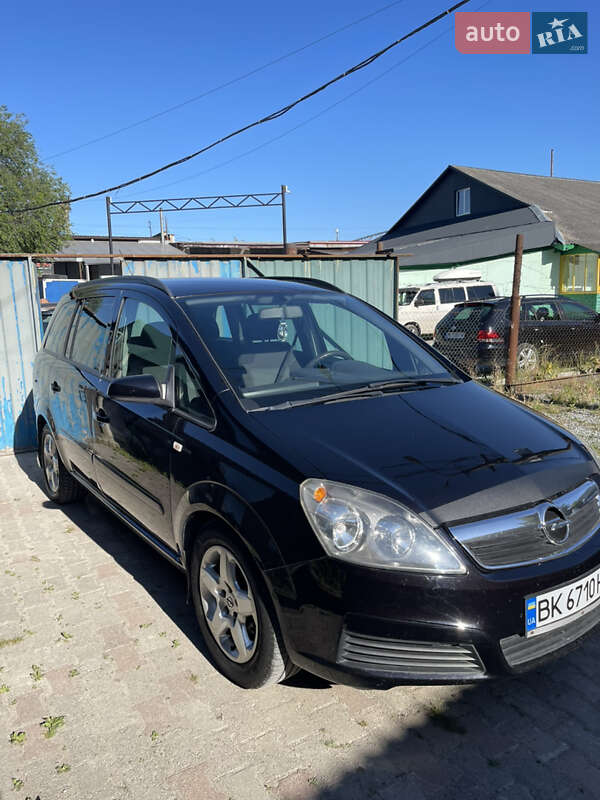 Минивэн Opel Zafira 2006 в Ровно