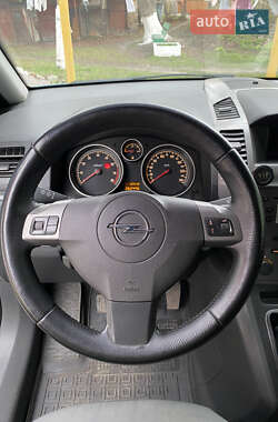 Минивэн Opel Zafira 2005 в 