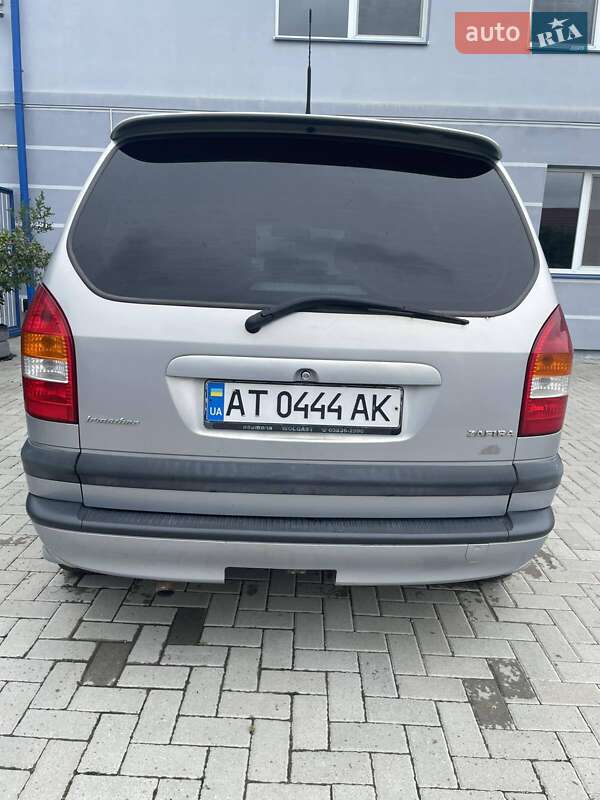 Минивэн Opel Zafira 2002 в Тысменице