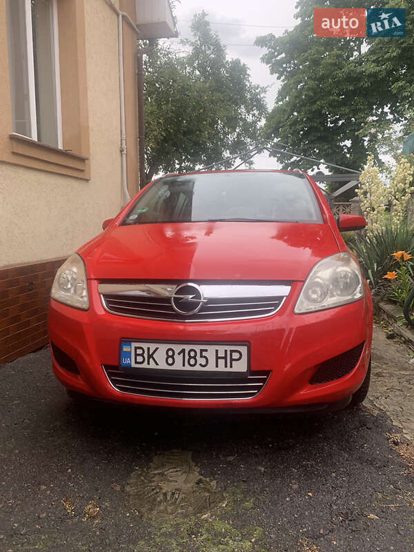 Минивэн Opel Zafira 2009 в 