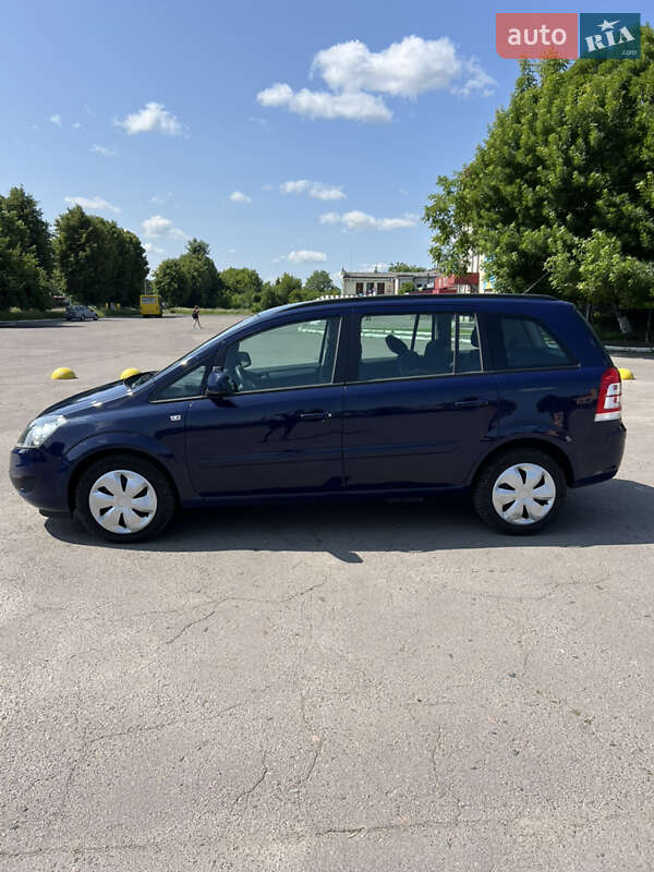 Минивэн Opel Zafira 2012 в Луцке