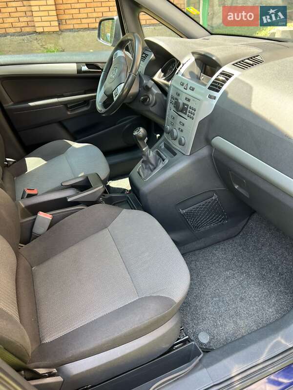 Минивэн Opel Zafira 2012 в Луцке