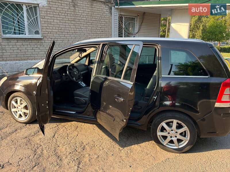 Минивэн Opel Zafira 2008 в Першотравенске
