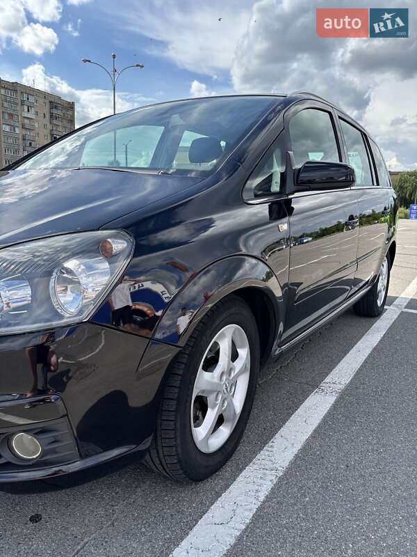 Минивэн Opel Zafira 2007 в Каменец-Подольском