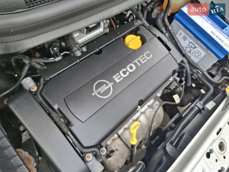 Минивэн Opel Zafira 2009 в Луцке