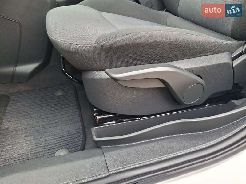 Минивэн Opel Zafira 2009 в Луцке