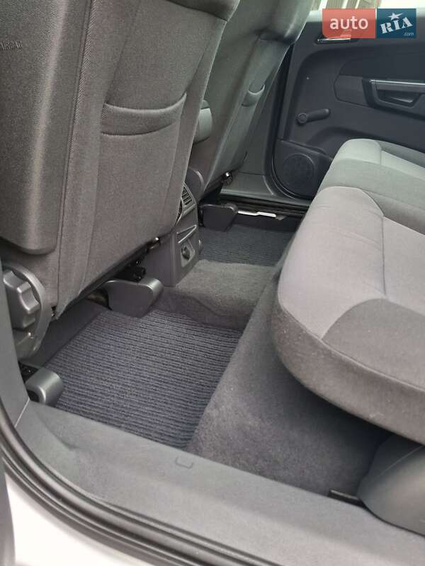 Минивэн Opel Zafira 2009 в Луцке