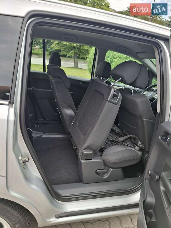 Минивэн Opel Zafira 2009 в Луцке