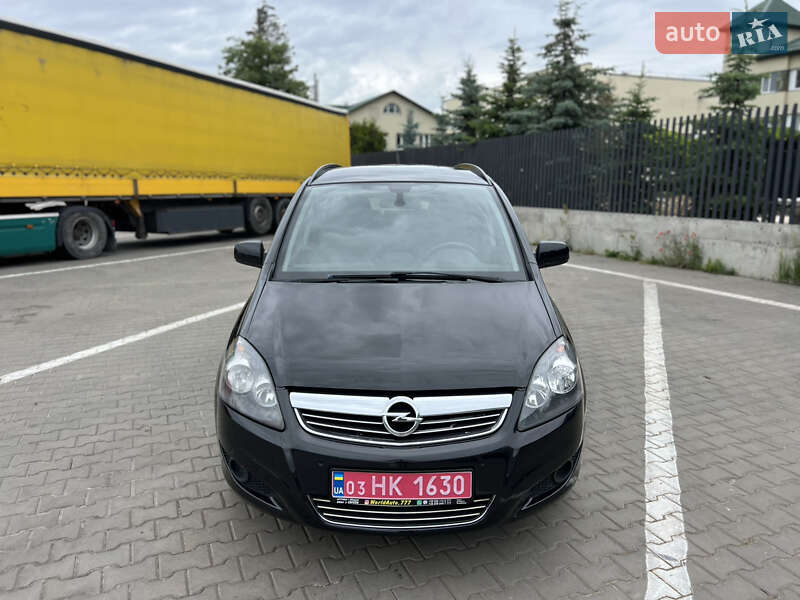 Минивэн Opel Zafira 2013 в Луцке