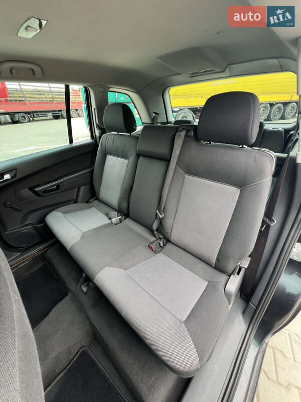 Минивэн Opel Zafira 2013 в Луцке