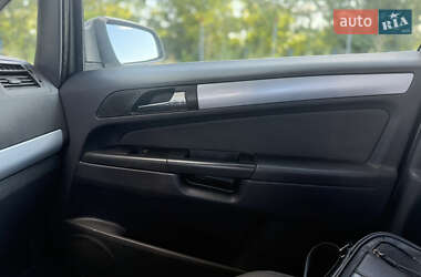 Минивэн Opel Zafira 2006 в 