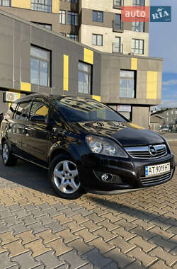 Минивэн Opel Zafira 2009 в Ивано-Франковске