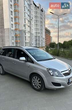 Мінівен Opel Zafira 2010 в Івано-Франківську