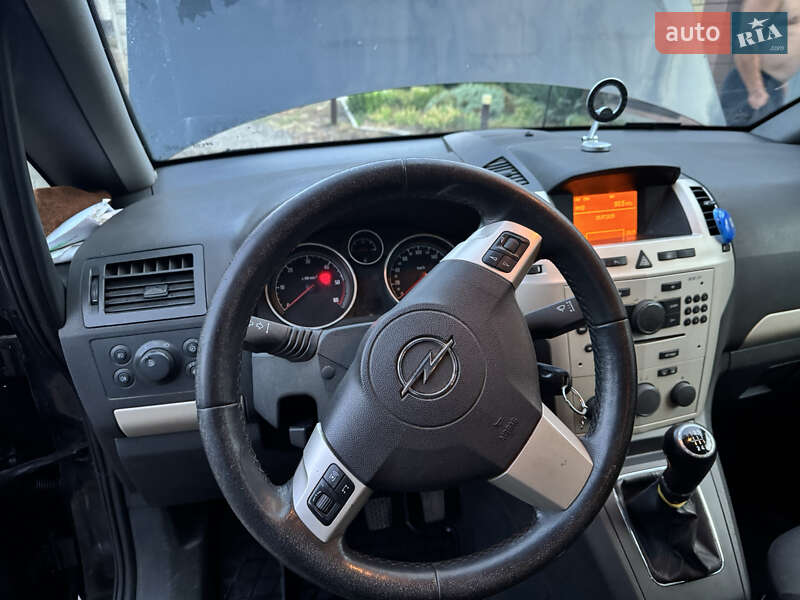 Мінівен Opel Zafira 2008 в Дніпрі