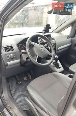 Минивэн Opel Zafira 2009 в 