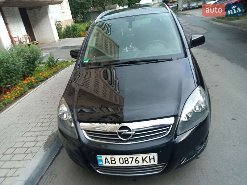 Минивэн Opel Zafira 2010 в Виннице
