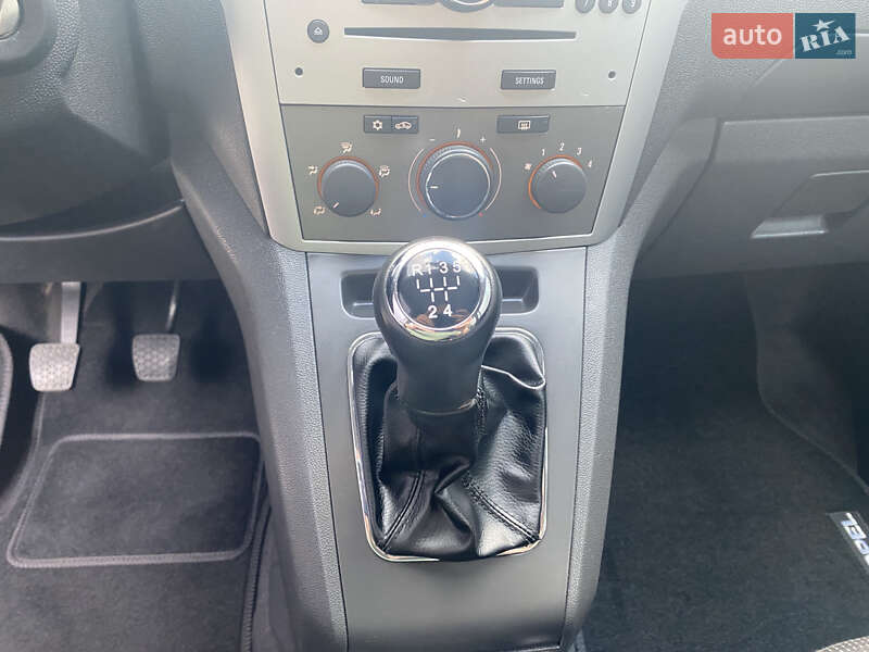 Минивэн Opel Zafira 2009 в Луцке
