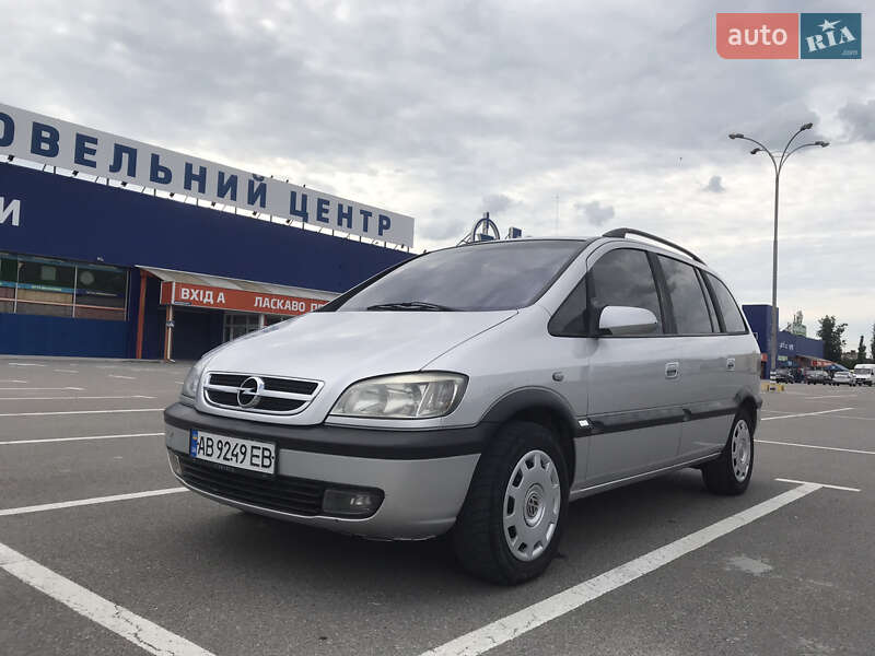 Мінівен Opel Zafira 2004 в Кам'янець-Подільському