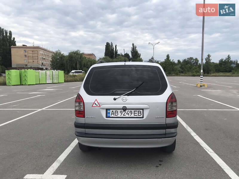 Мінівен Opel Zafira 2004 в Кам'янець-Подільському