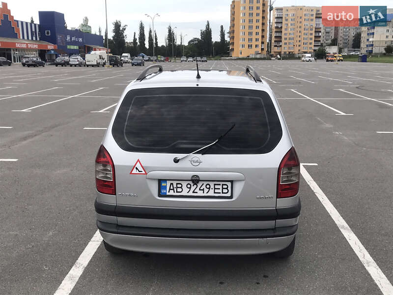 Мінівен Opel Zafira 2004 в Кам'янець-Подільському