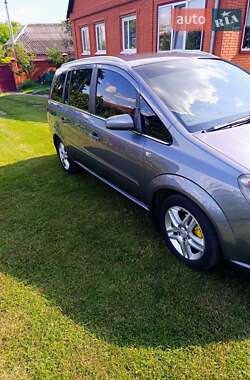 Минивэн Opel Zafira 2007 в 