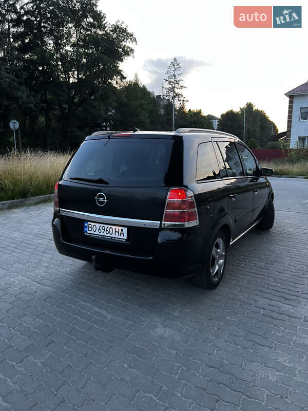 Минивэн Opel Zafira 2006 в Кременце