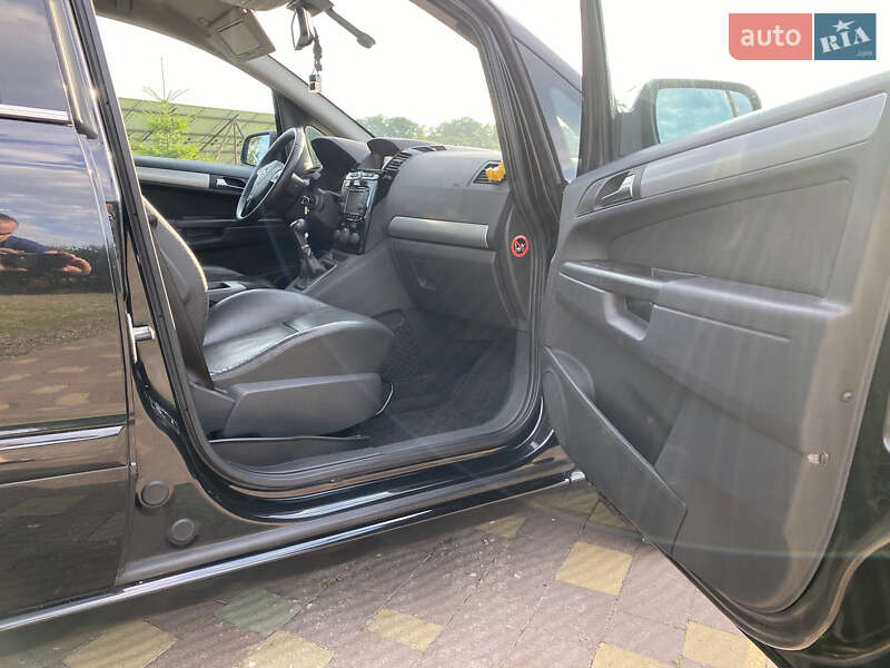 Минивэн Opel Zafira 2012 в Львове
